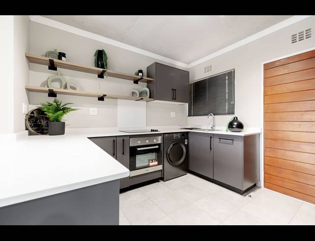 2 BEDROOM APARTMENT FOR SALE IN SINOVILLE